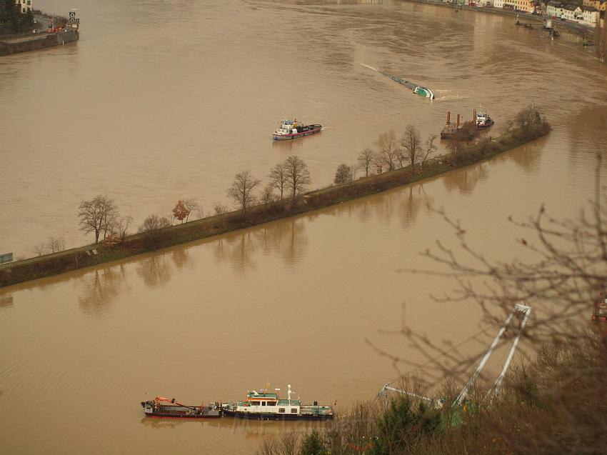 Schiff gesunken St Goarhausen Loreley P070.jpg